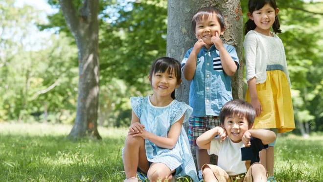 养一个小孩到大学毕业究竟要花多少钱？全面解读养育成本