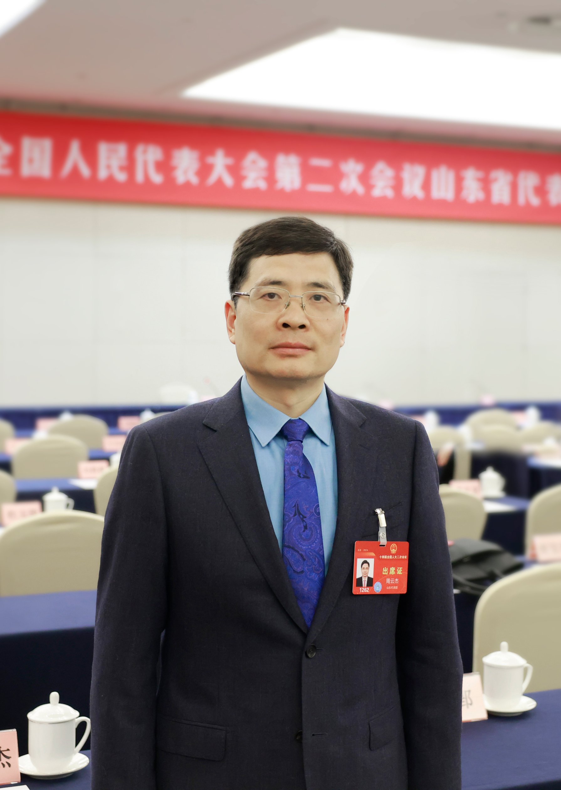 海尔公司总裁——引领家电行业的佼佼者