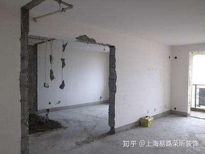 装修砸墙危险吗？全面解读装修砸墙的风险与注意事项