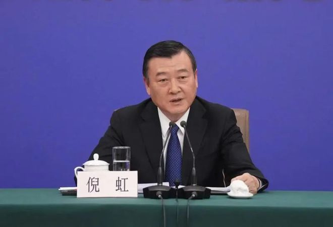 住建部部长回应停车难充电难，构建绿色出行新生态的挑战与策略