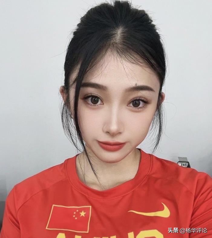 吴艳妮60米栏8秒10，速度与梦想的完美融合