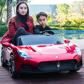 夫妻带3岁孩子体验速度与激情，一场别开生面的跑车之旅