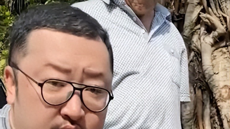 赵雷棋街头开直播刷鞋的独特魅力
