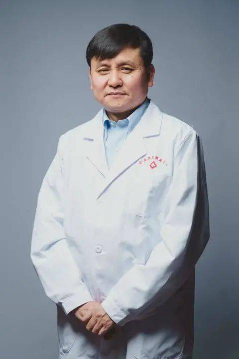 张文宏越来越胖，探究背后的故事与启示
