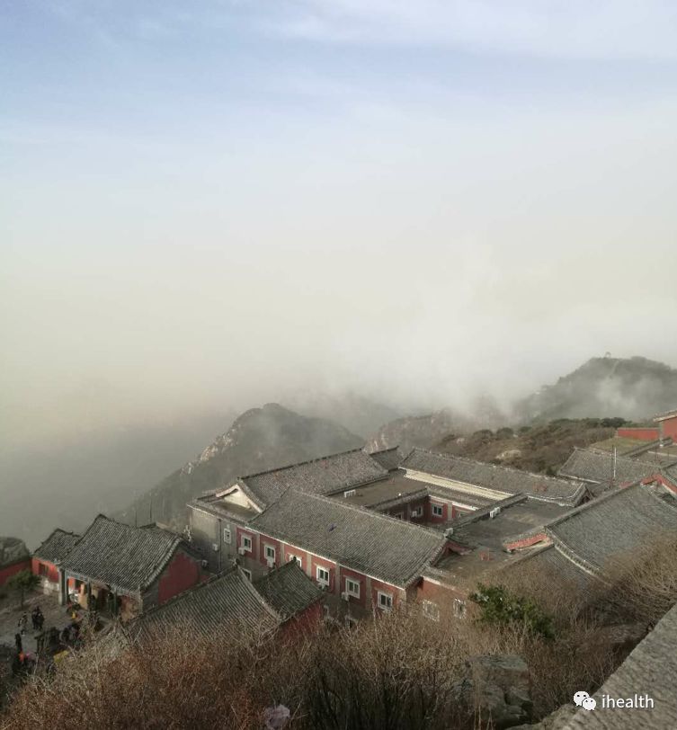 泰山爬山视频，攀登之巅，领略自然之美
