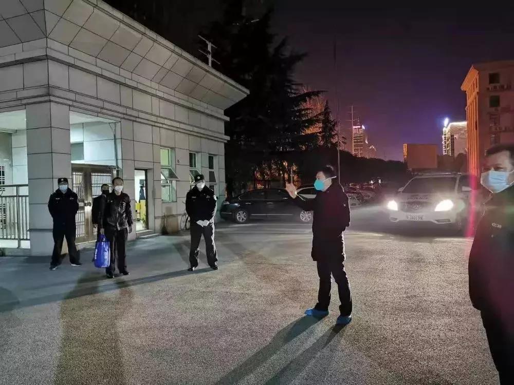 湖北大学生英勇救人，谱写青春赞歌