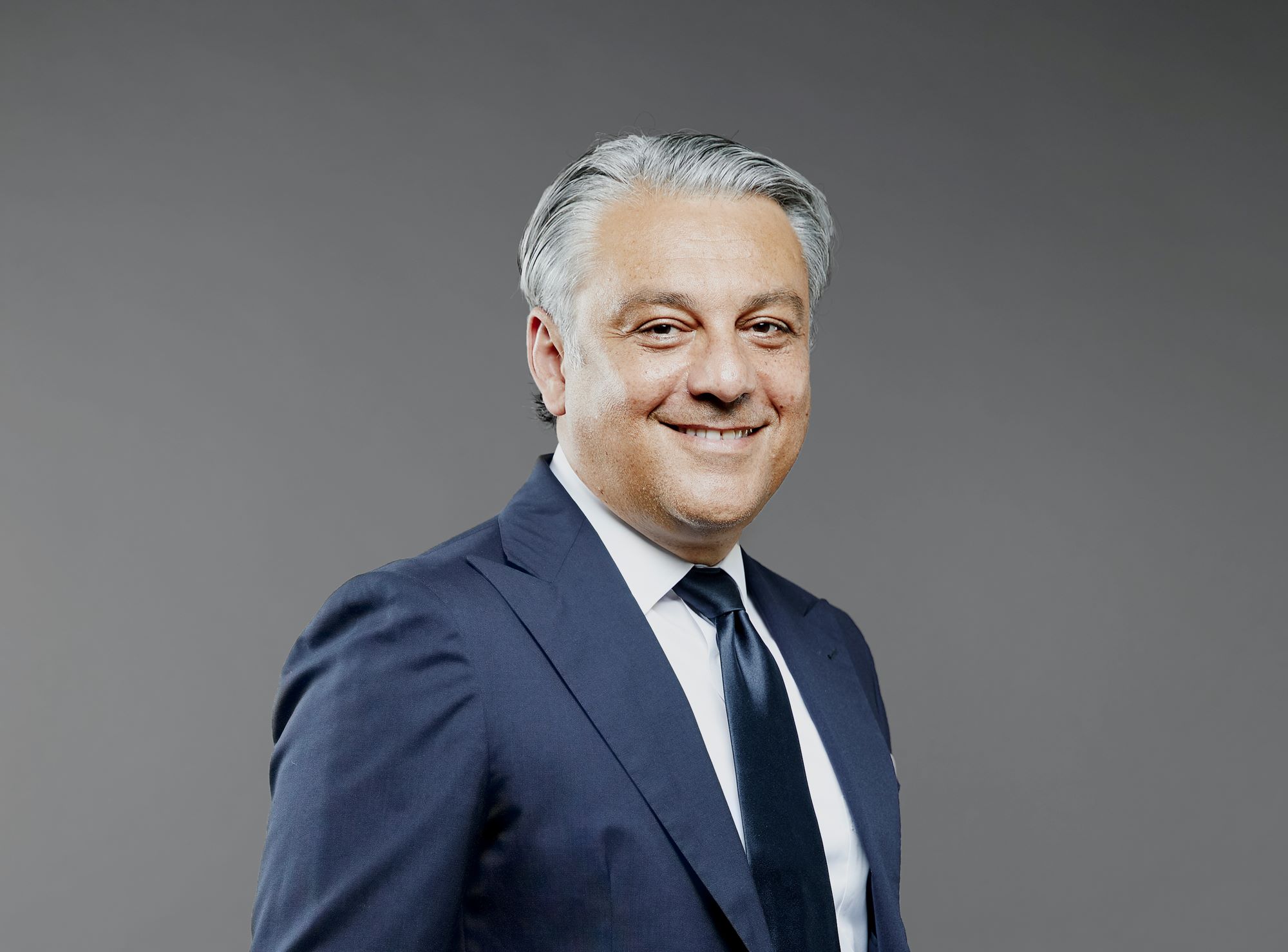 雷诺CEO，在汽车行业欧洲应向中国学习