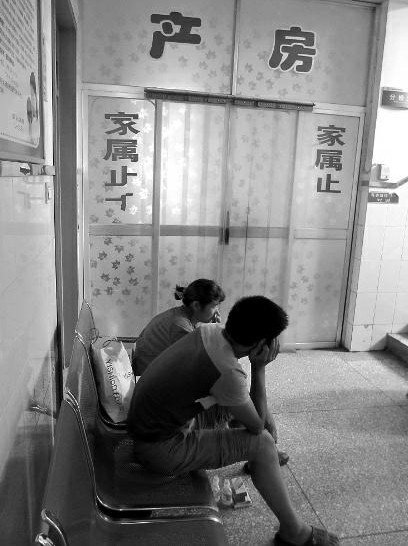 医院被曝偷换新生儿事件，涉事医生被解聘，真相究竟如何？