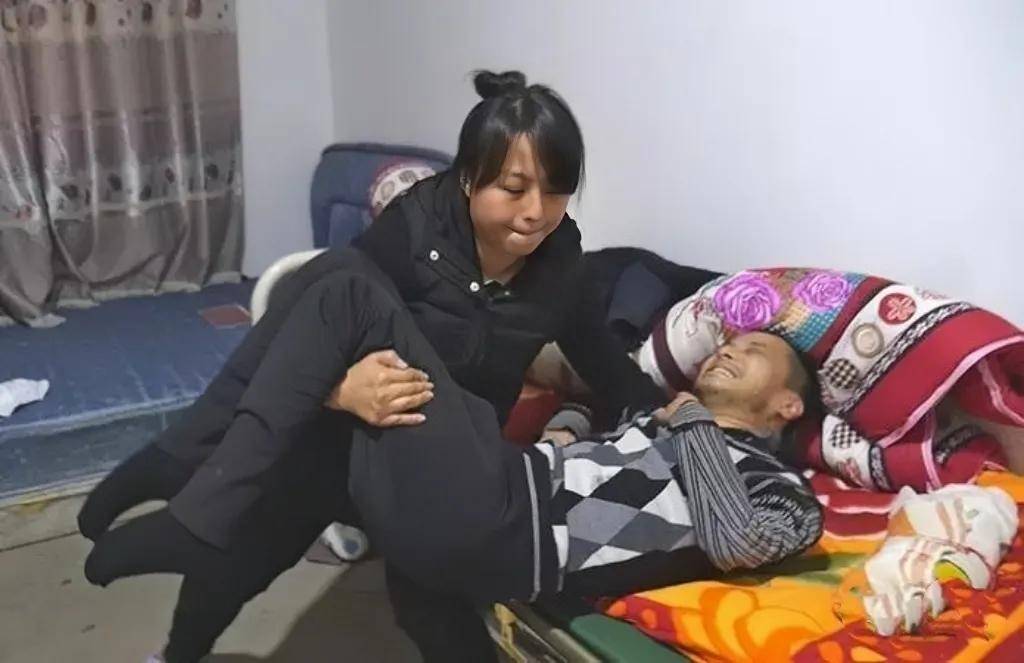 偏瘫妻子去世一年后男子谈对象遭遇网暴