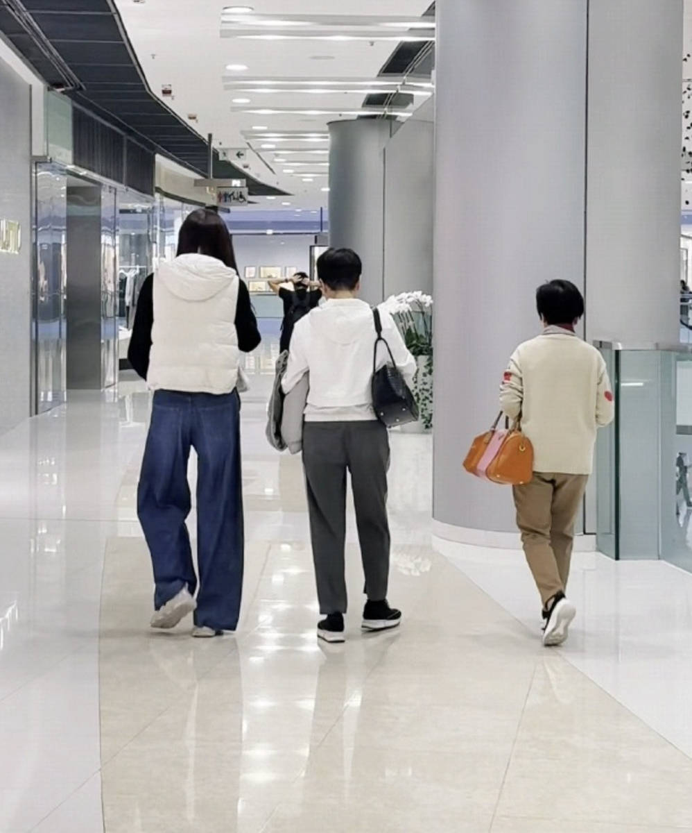 奚梦瑶与婆婆的温馨商场之旅