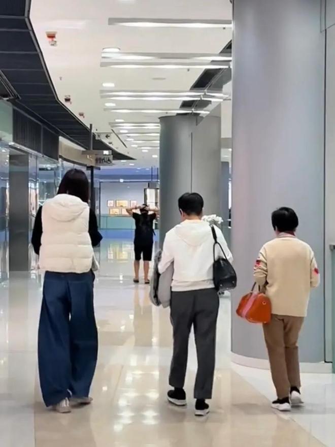 奚梦瑶与婆婆的温馨商场之旅