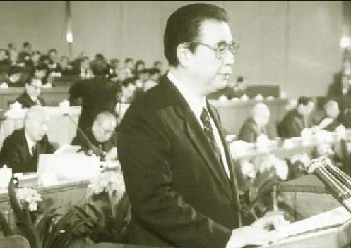 人民日报，坚决反对台独，和平统一不容破坏——台独就意味着战争