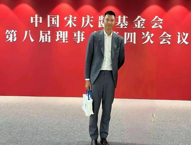 易建联时隔5个月露面，曾陷嫖娼传闻，真相与期待交织