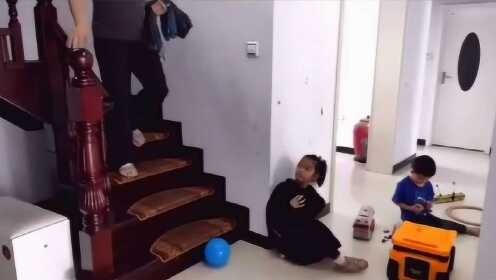 女孩意外摔倒，家庭温情瞬间涌现