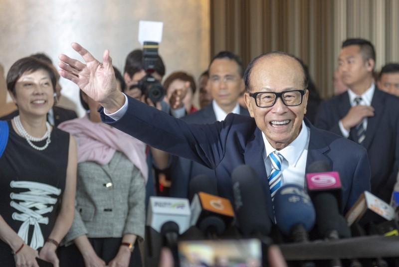 香港大公报深度解析，李嘉诚卖港口背后的五大疑点