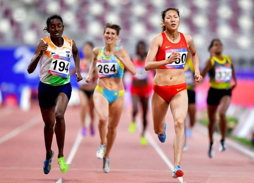 中国女子跑步800米最好成绩，辉煌背后的故事与力量