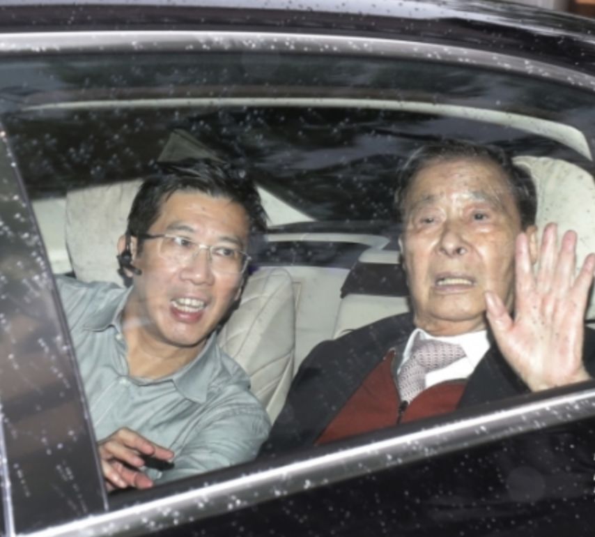 李兆基罕见采访视频，孙仔越多越好