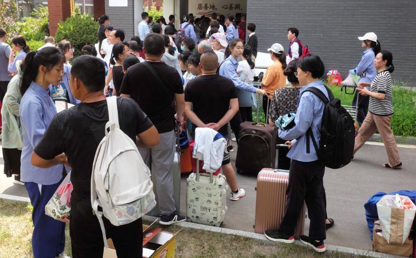 官方鼓励地方探索设置中小学春秋假，新机遇与挑战