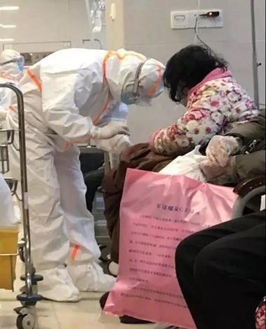 护士打针找不到血管，如何化解尴尬？