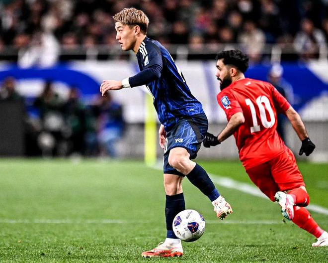 日本队以2-0战胜巴林队，提前三轮晋级世界杯！足球强国展现霸气风采