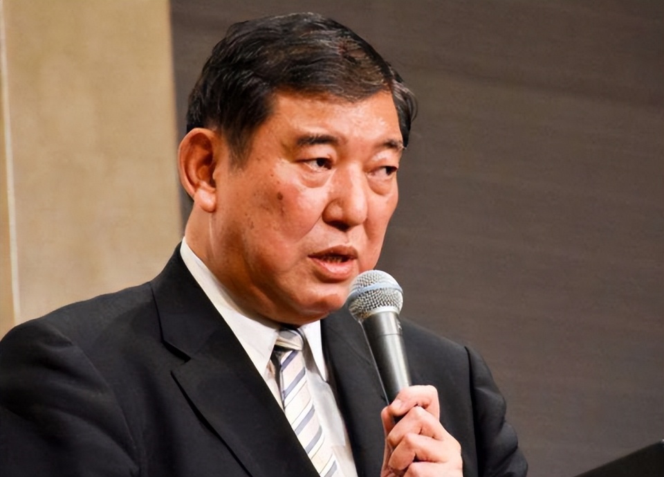 日本首相石破茂会见王毅，中日关系的新篇章