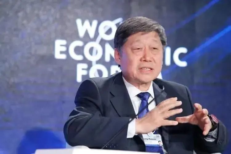 海尔创始人的故事，张瑞敏与海尔的崛起之路