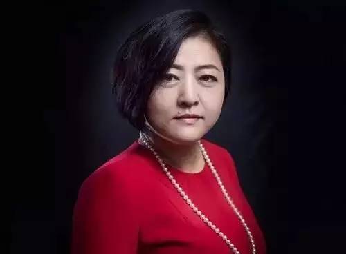女副总裁首登福布斯是谁——揭秘女性商业领袖的崛起之路