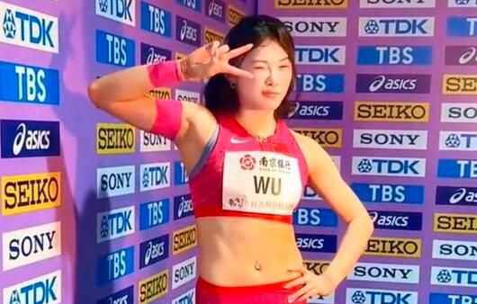 吴艳妮拜托媒体开美颜，真实与虚拟之间的微妙互动