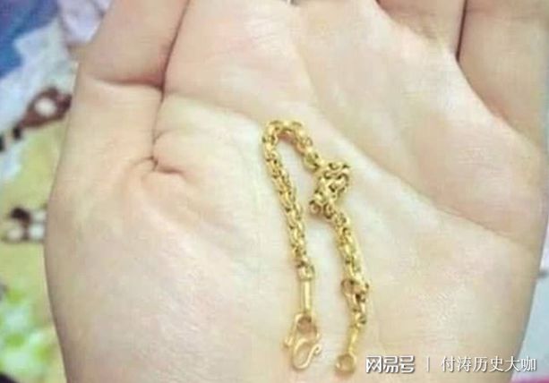 捡到金链子可以留着吗？解读拾金行为背后的法律与道德考量