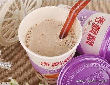 揭秘香飘飘奶茶，16元一杯是否真实？
