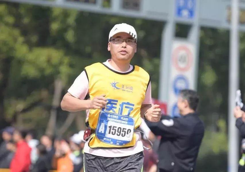 马拉松私兔月入四万，揭秘跑步经济下的新职业风采