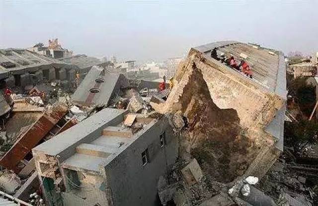 震惊全球，世界上最大的宫殿遭遇地震摧残