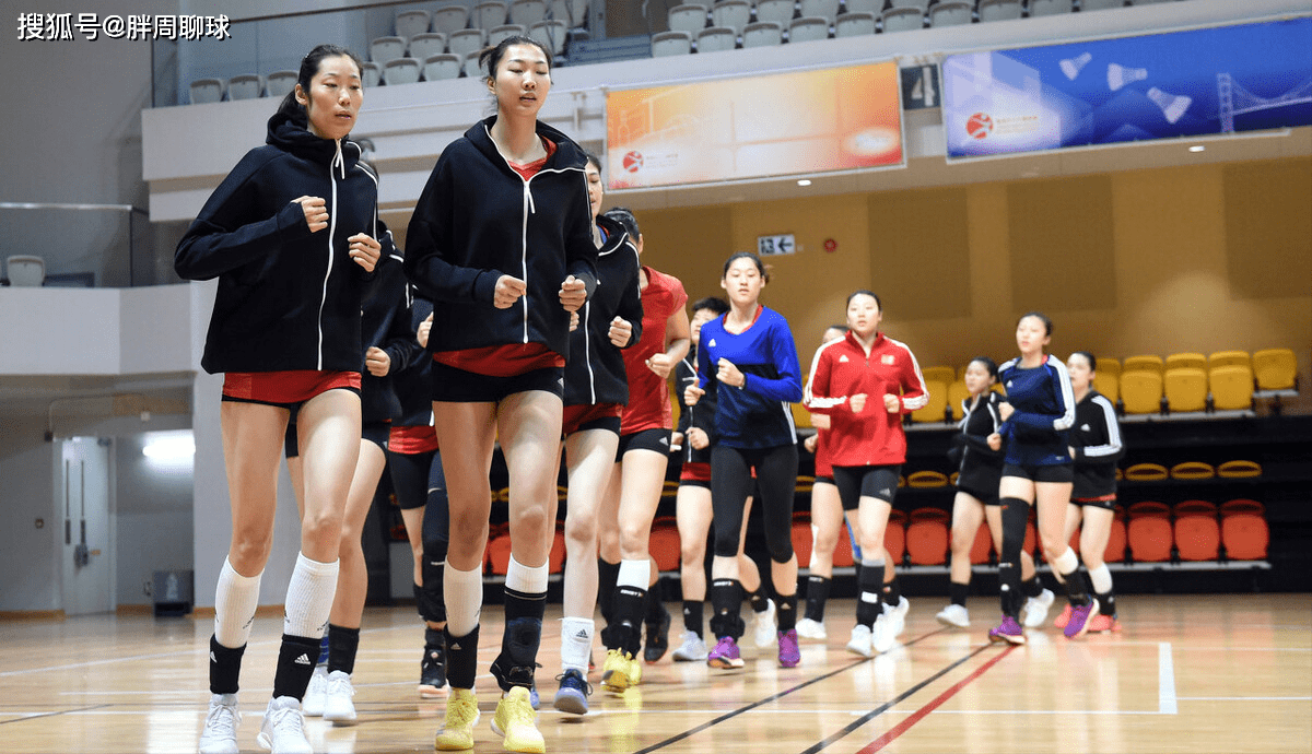 甲亢哥直播喊话，中国实力被严重低估