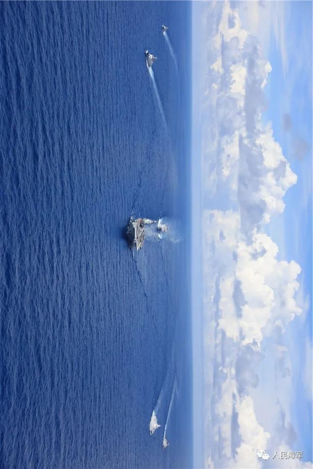 CCTV视角下的山东舰，一窥国之重器山东舰的震撼力量