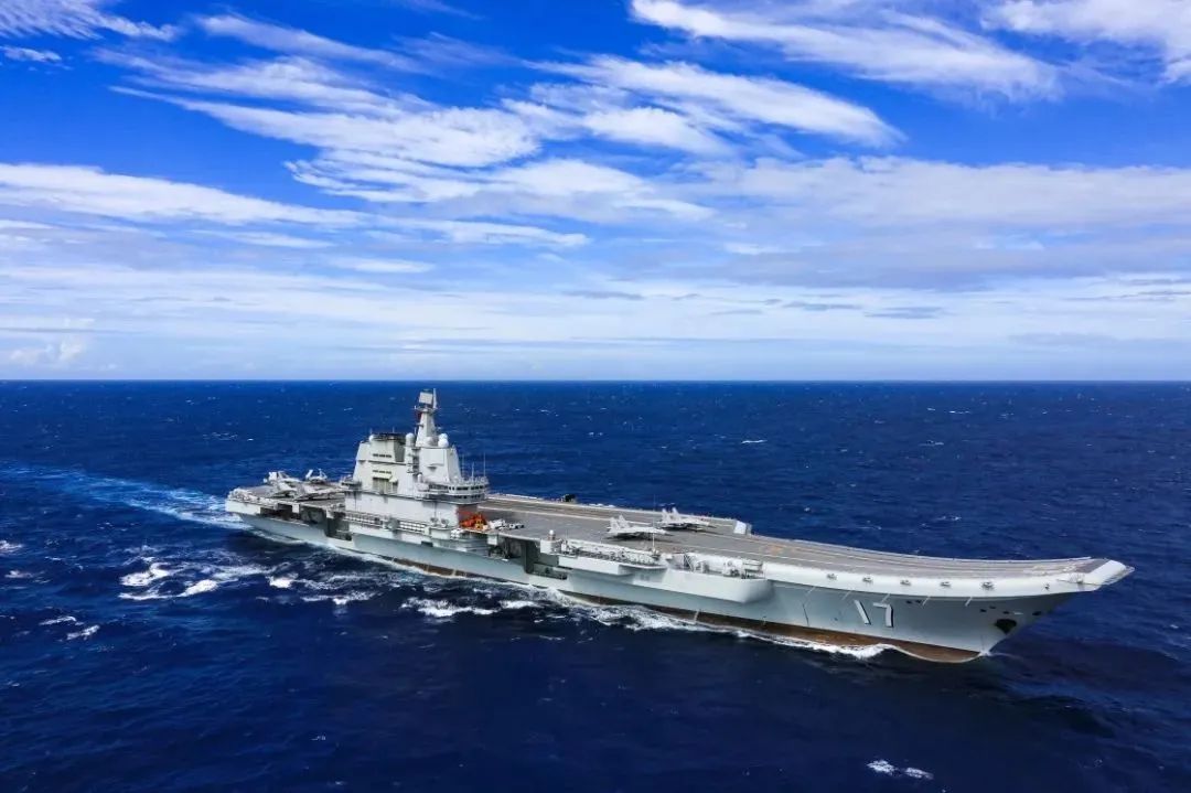 山东舰着舰，中国海军新时代的里程碑
