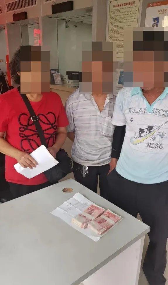 母亲遭遇车祸身亡，儿子的悲痛瞬间