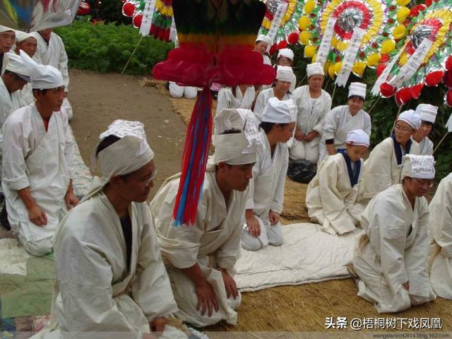 老人葬礼孙子辈不参加对吗？关于葬礼参与的思考