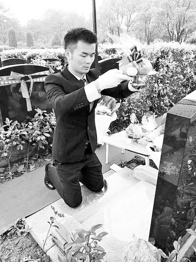 花500元找人祭扫却遭遇骗局，一次悔恨的教训