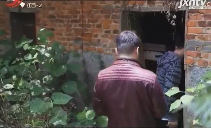 六旬母亲坚守清明，为车祸去世的儿孙扫墓，一份无尽的思念