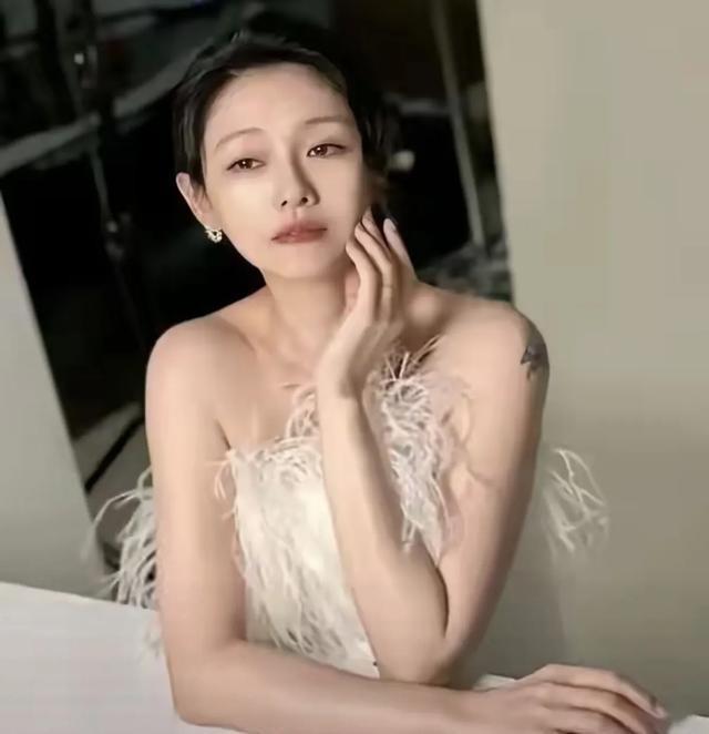 小S否认拍卖姐姐大S珠宝，真相究竟如何？