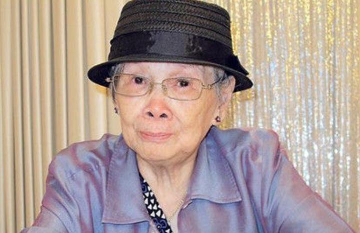 小S否认拍卖姐姐大S珠宝，真相究竟如何？