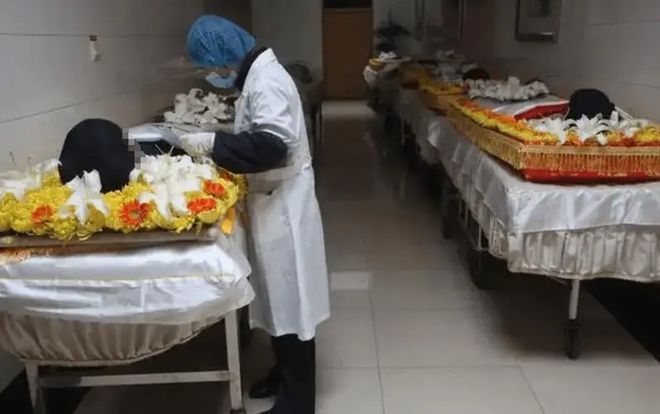 火化时神秘瞬间，亡者突然坐起之谜