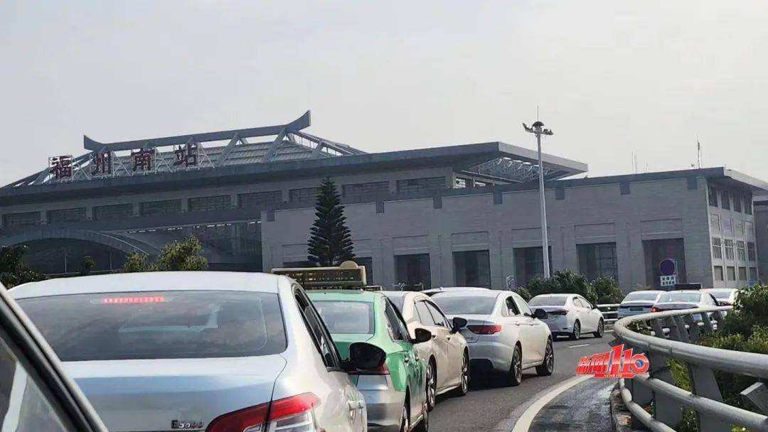清明路上堵成猪肝红，城市拥堵现象深度解析