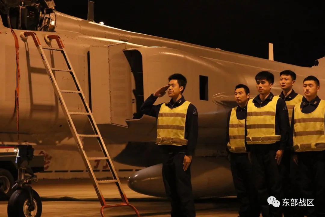 东部战区，子夜升空，展开战斗