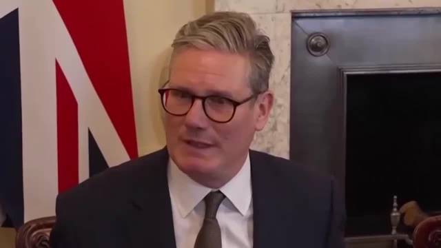 英国首相回应美加征关税，跨大西洋的贸易风云与策略应对
