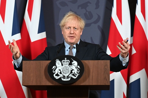 英国首相回应美加征关税，跨大西洋的贸易风云与策略应对