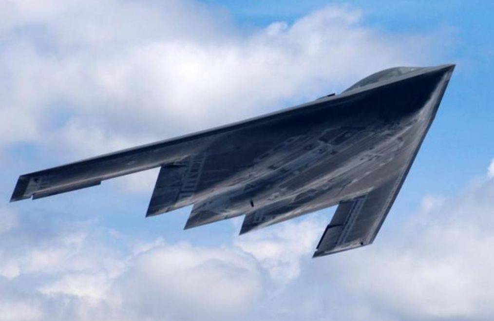 美军B-2轰炸机空袭也门胡塞武装，深度解析