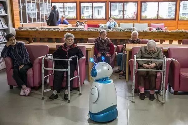 机器人养老走进现实，未来养老的新选择