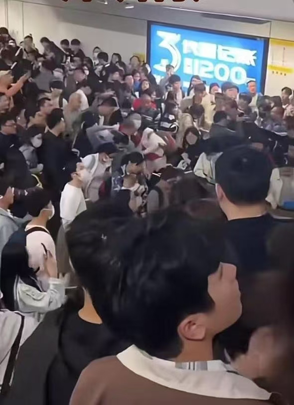 深圳地铁踩踏事件深度解析