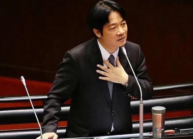 赖清德跪了，岛内网友怒了